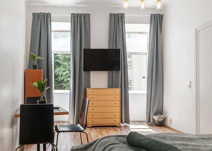 Budget & Friendly 1br Well Connected *