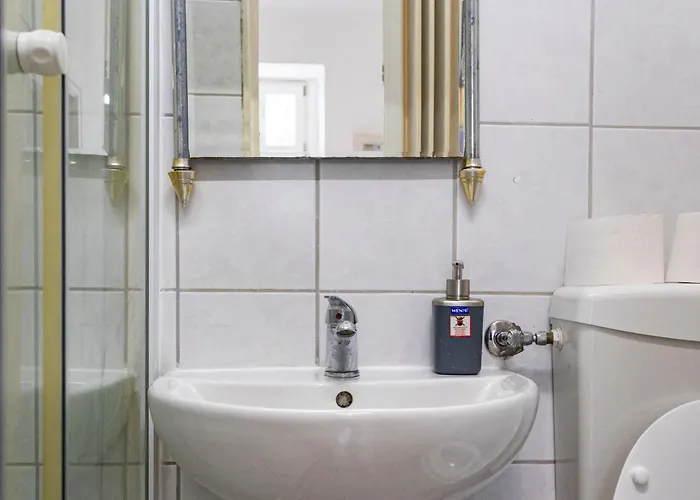 Budget & Friendly 1br Well Connected Daire Viyana